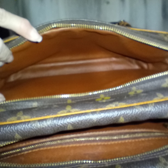 Sale ~ Louis Vuitton Nil Crossbody MM - 100% Authentic - Picture 7 of 12